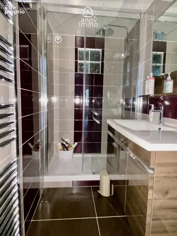 CHAPONOST -- Maison familiale de 240 m2 avec piscine, terrai - photo 17