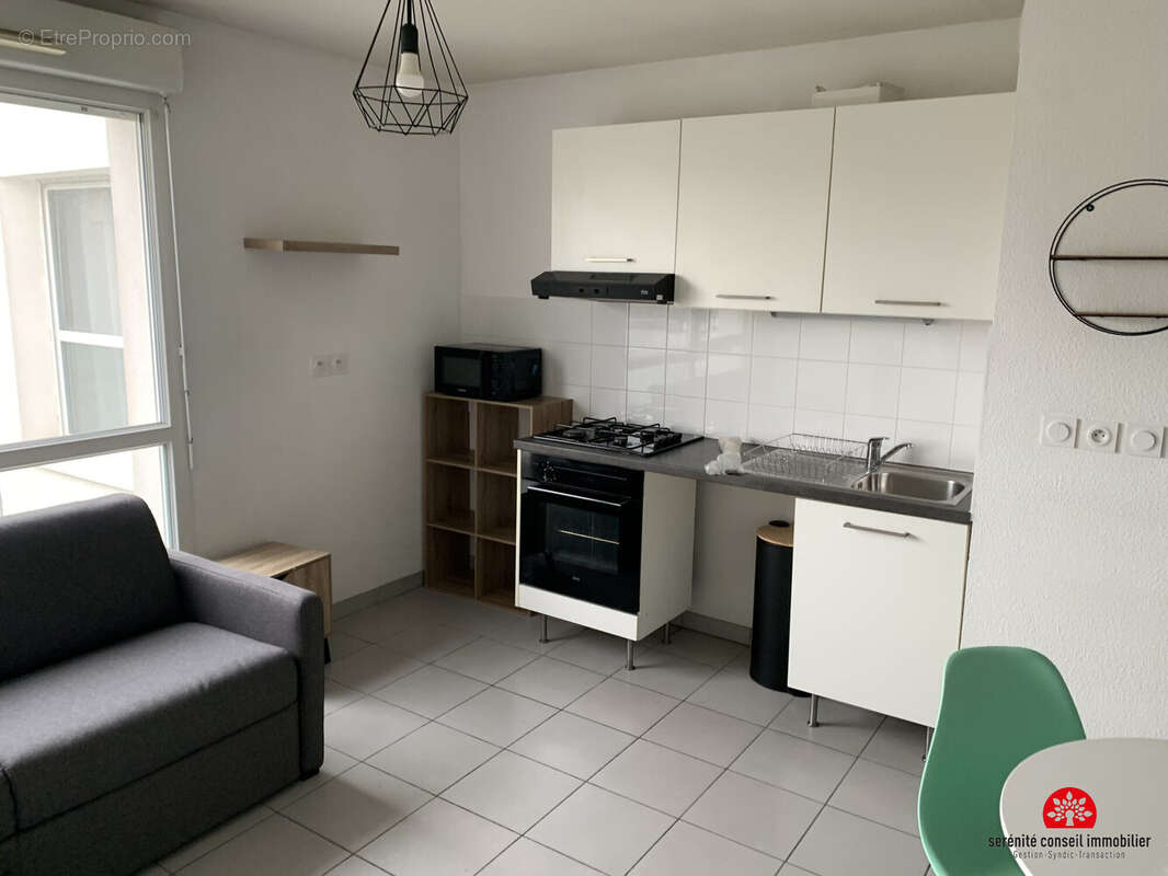 Appartement 31 m² à Bron  - photo 2