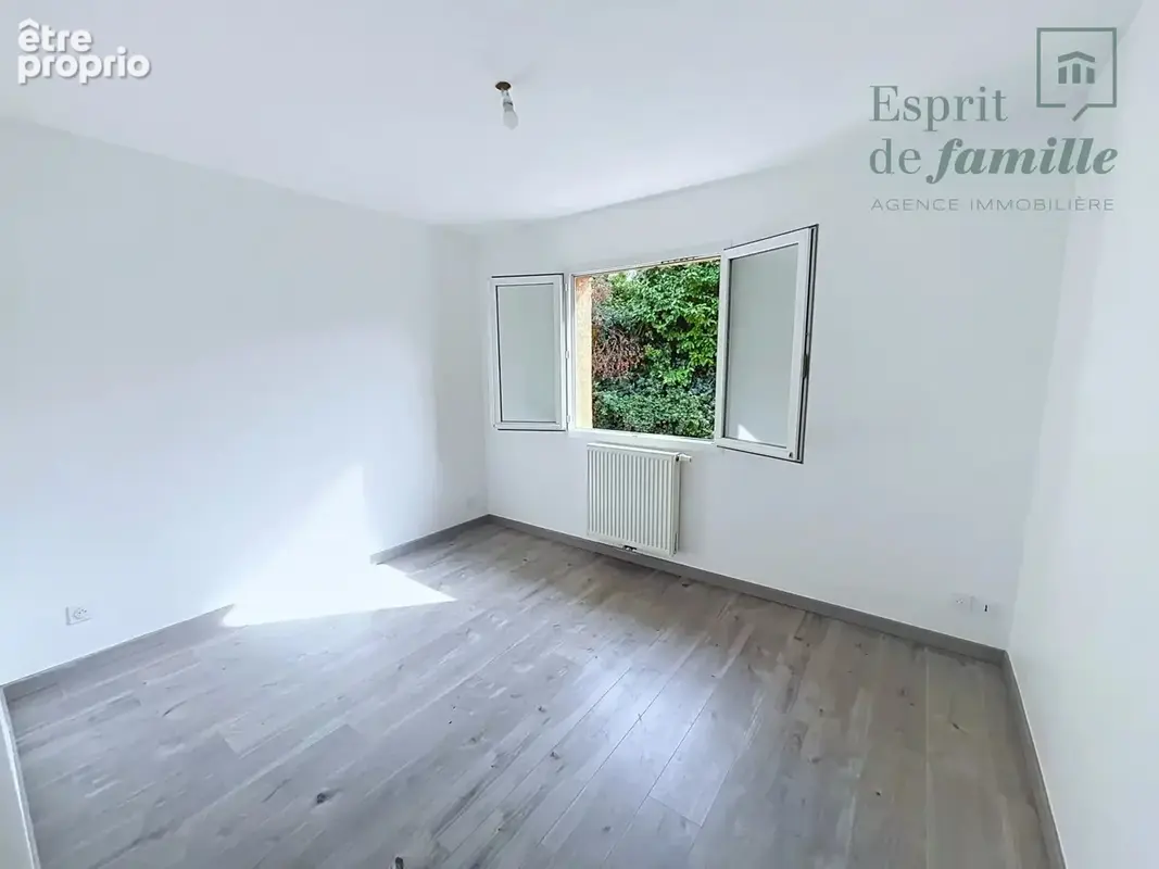 Meyzieu, agréable maison familiale, 4 chambres, jardin, garage - photo 9