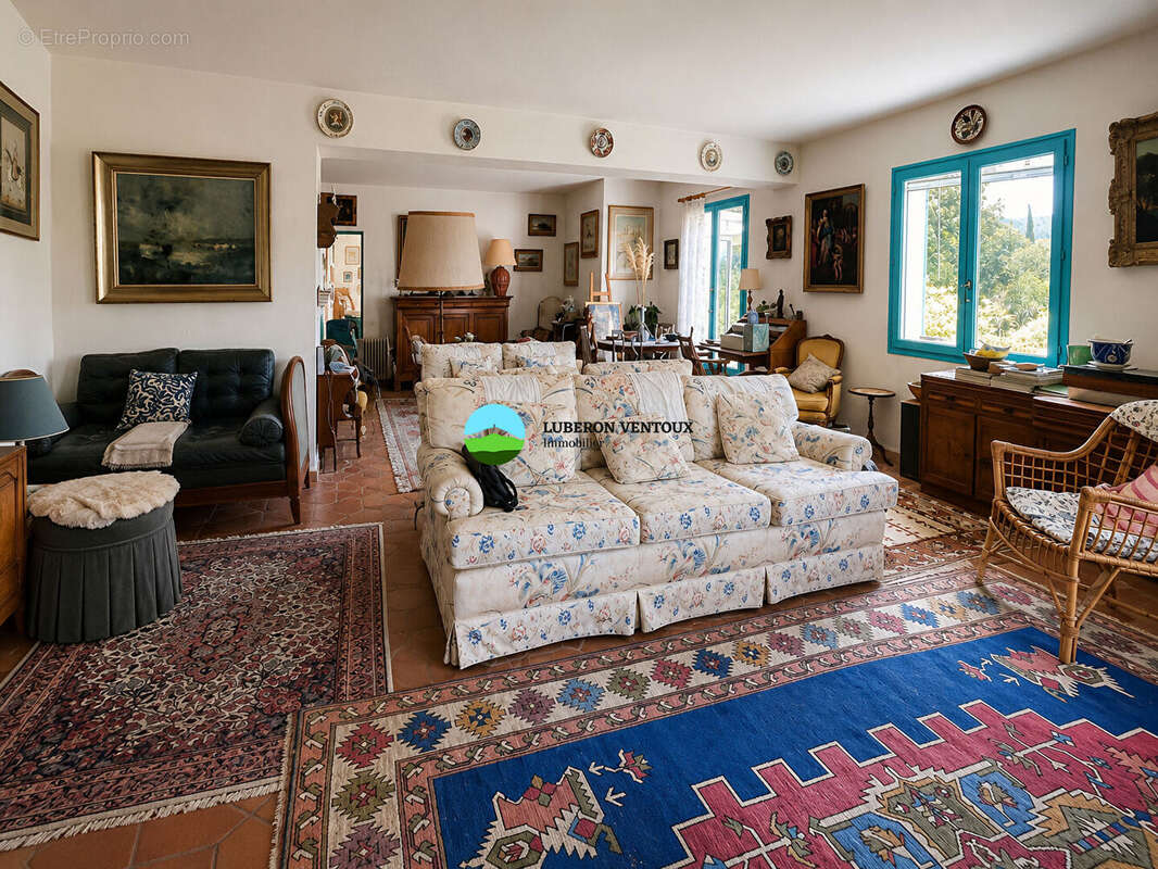 A VENDRE VENASQUE BELLE VILLA DE 220 m² environ sur 4000 m² de terrain - photo 4