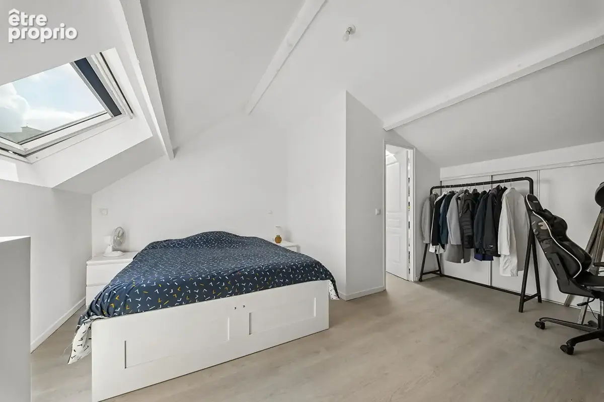 Maison de ville en triplex refaite à neuf, avec cour + parking - photo 9