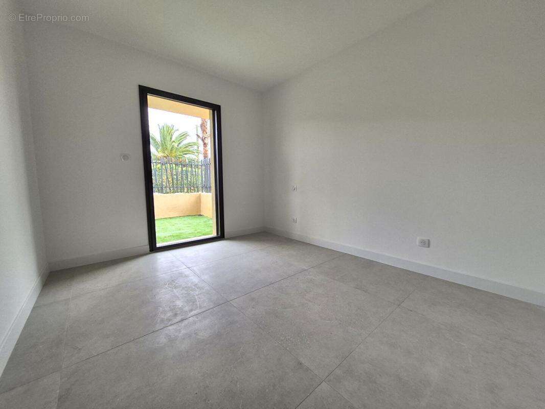 Appartement à SIX-FOURS-LES-PLAGES