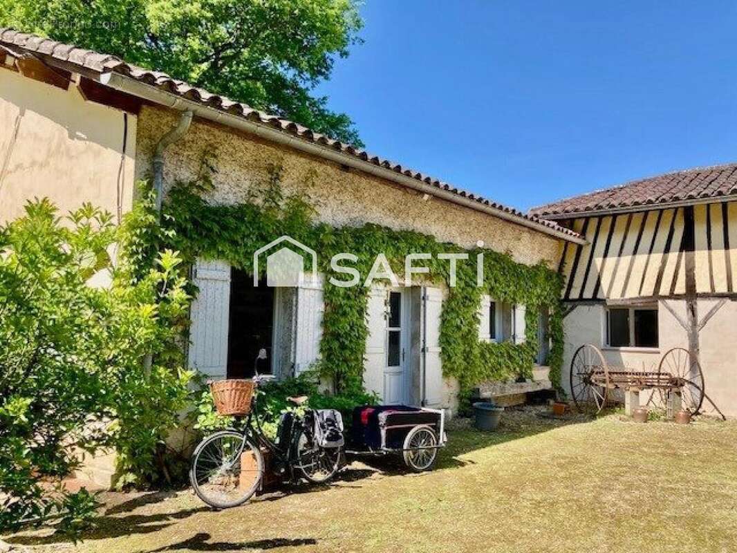 Maison 335 m² à Cazaubon  - photo 3