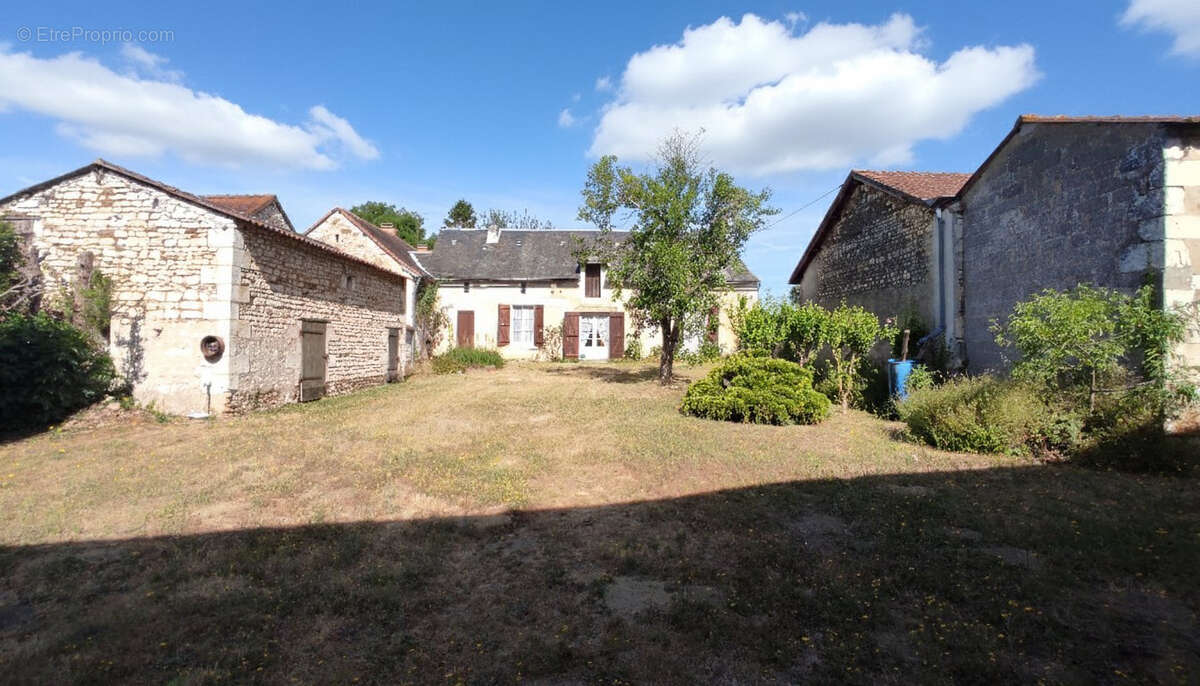 Maison à SCORBE-CLAIRVAUX