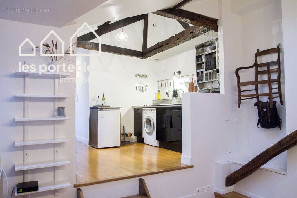 Appartement à PARIS-1E