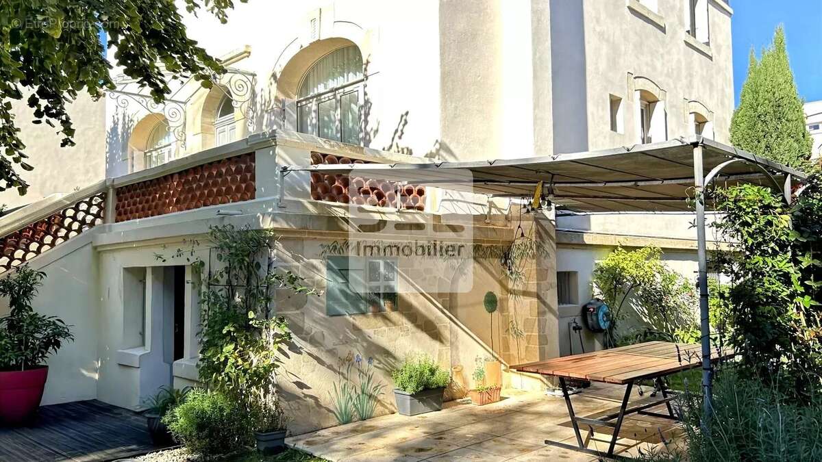 Maison à BAGNOLS-SUR-CEZE