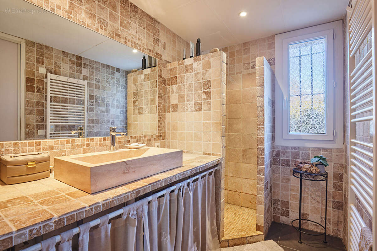 Maison à SAINT-CANNAT