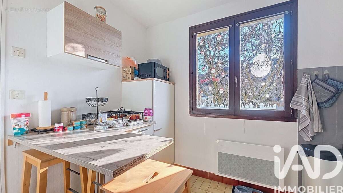 Photo 2 - Maison à NEUILLY-LE-REAL