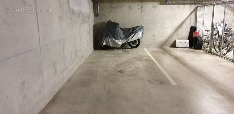 Parking à VILLENAVE-D&#039;ORNON