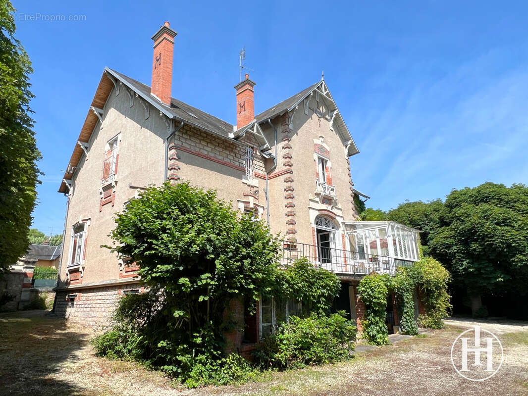 Maison à SAINT-AMAND-MONTROND