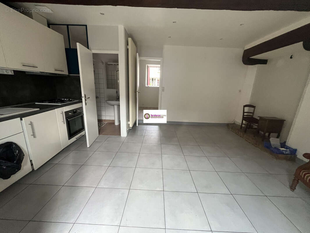 Maison à LE MELE-SUR-SARTHE