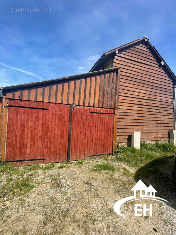 Maison à LA FERTE-FRENEL