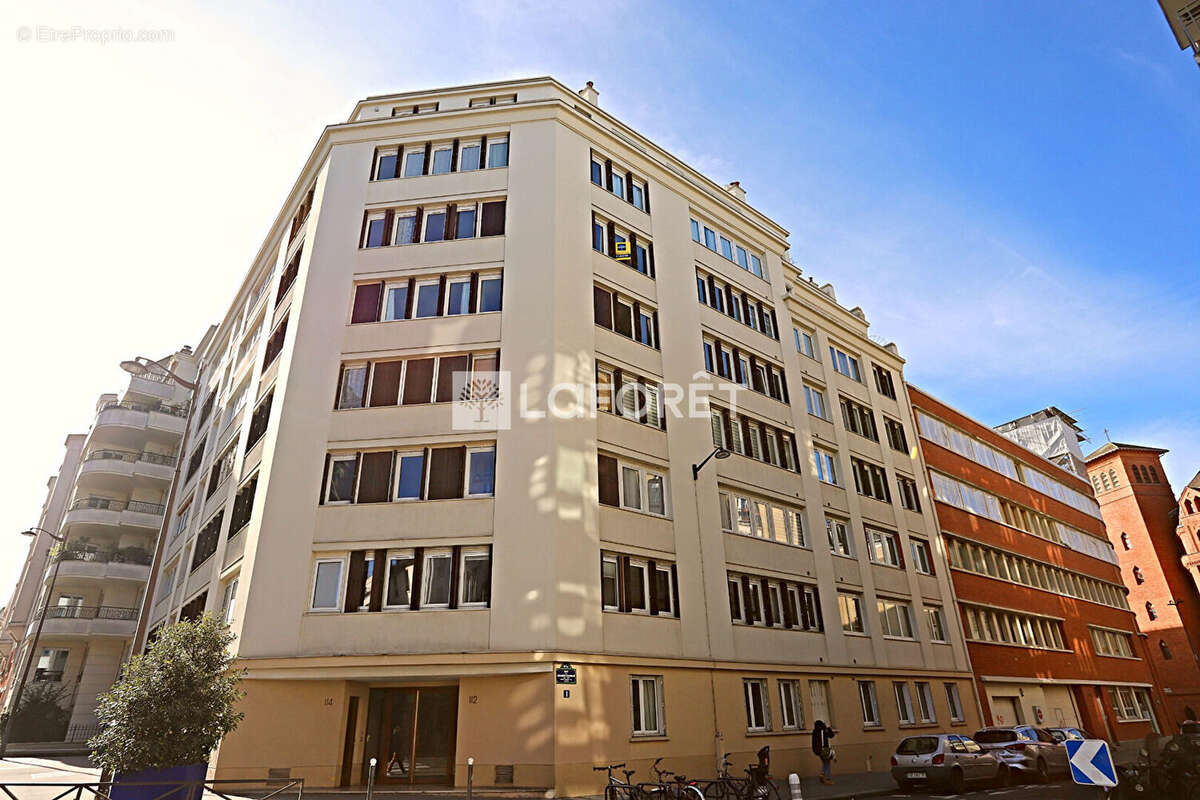 Appartement à PARIS-14E