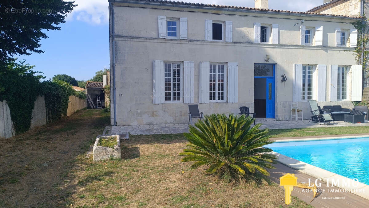 Maison à VILLARS-EN-PONS