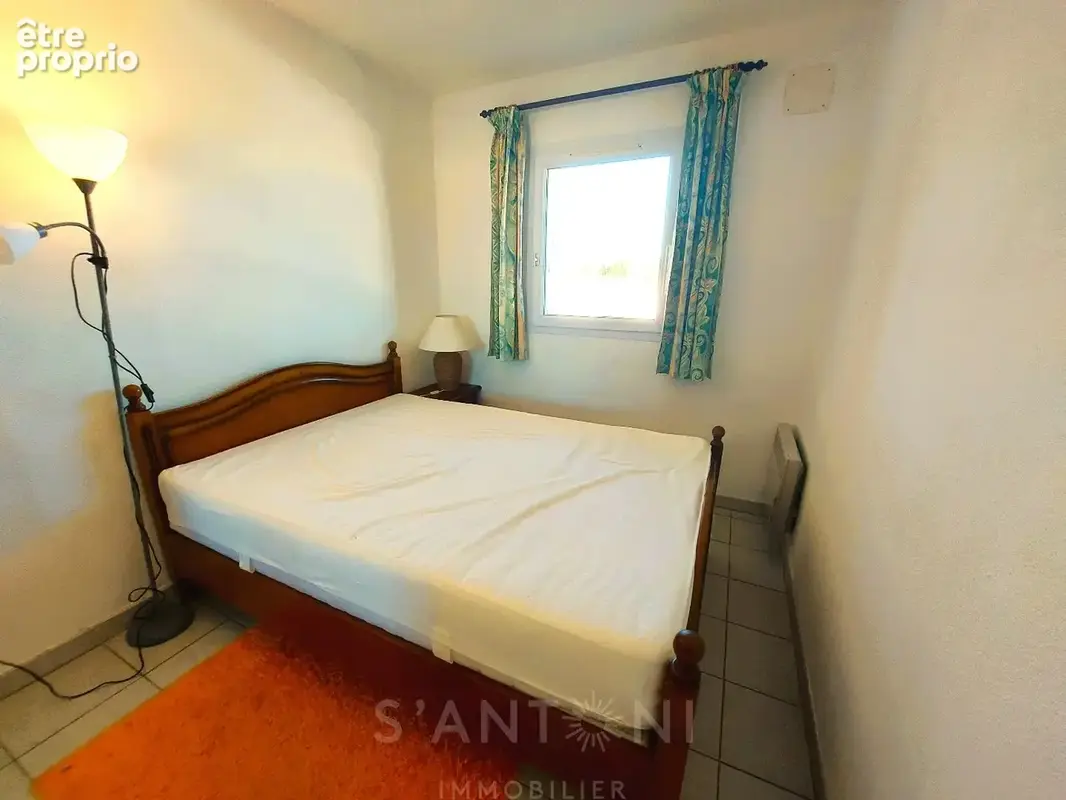 T2, climatisation, terrasse, parking, piscine, proche plage - photo 5