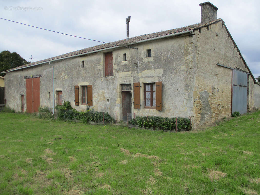 Longère à rénover. - photo 7