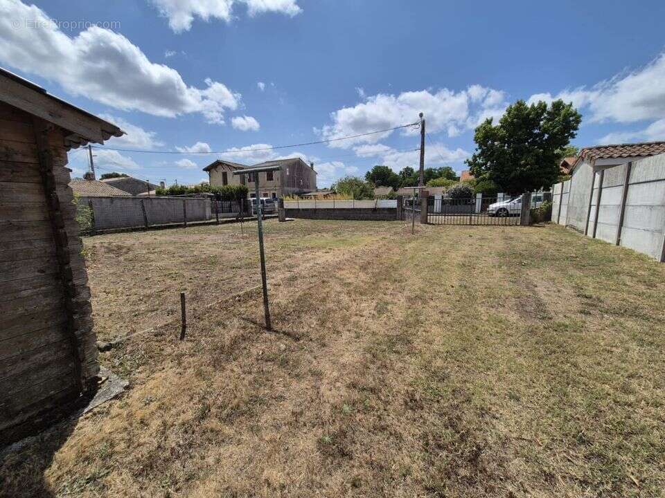 Pauillac- Terrain à vendre- 355m²- Constructible- Calme-