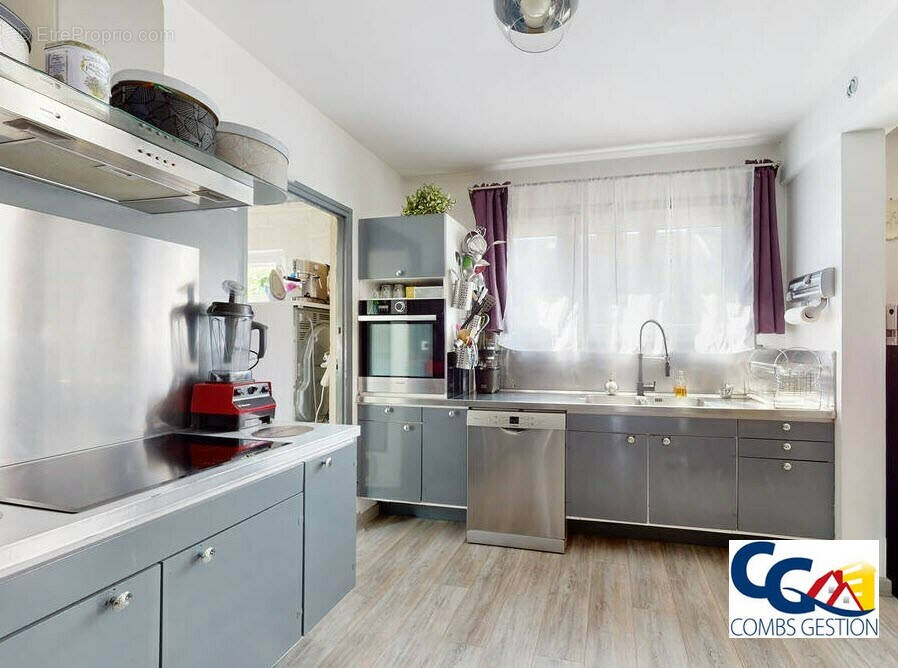 Maison à COMBS-LA-VILLE