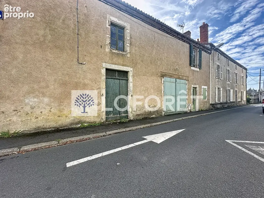 Bressuire centre-ville : maison bourgeoise avec parc arboré de 950 m² et dépendances - photo 13