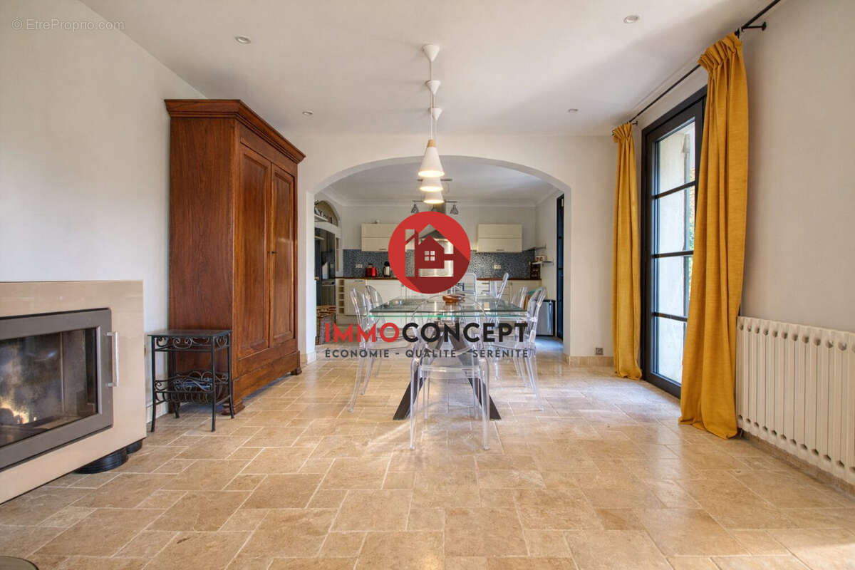 Salle à manger - Maison à PUJAUT