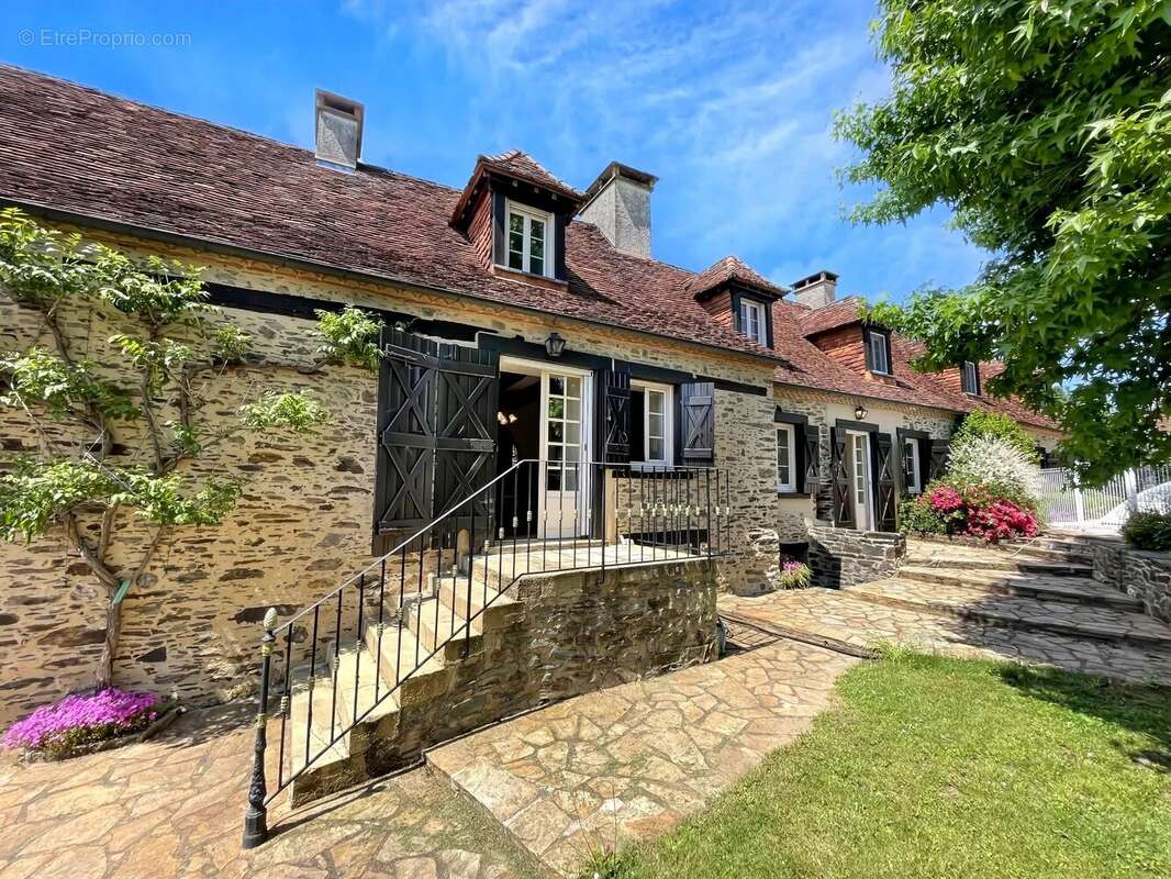 Maison à SAVIGNAC-LEDRIER