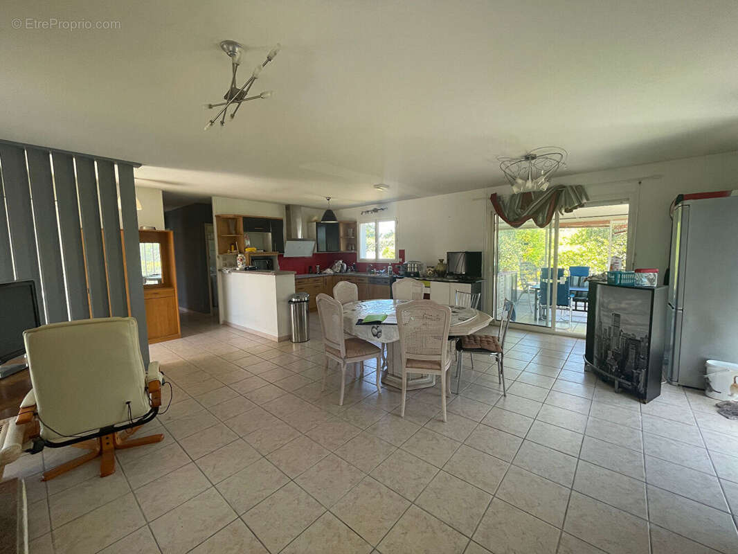 Maison à LA BREE-LES-BAINS