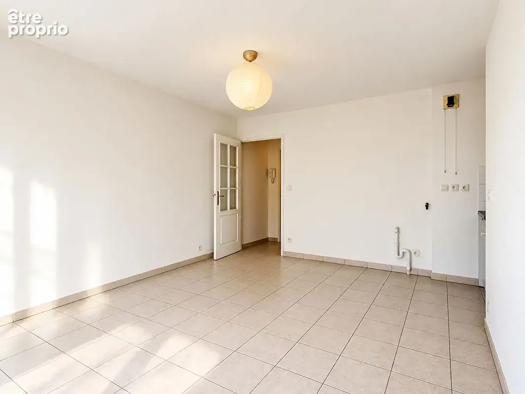 Villeurbanne Gratte-Ciel T2 35,39 m²  Quatrième étage avec balcons et garage - photo 9