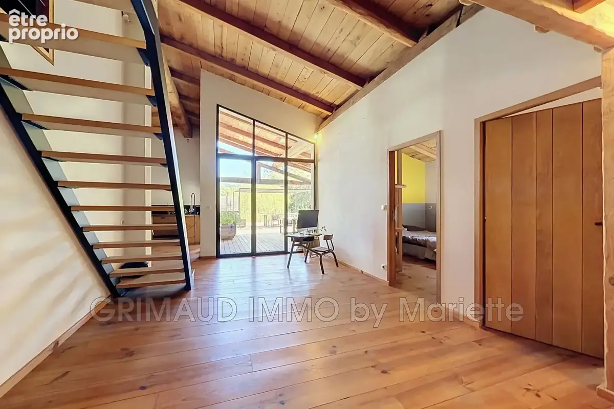 Maison 10 pièces 278 m² à vendre à La Mole (83310) - photo 8