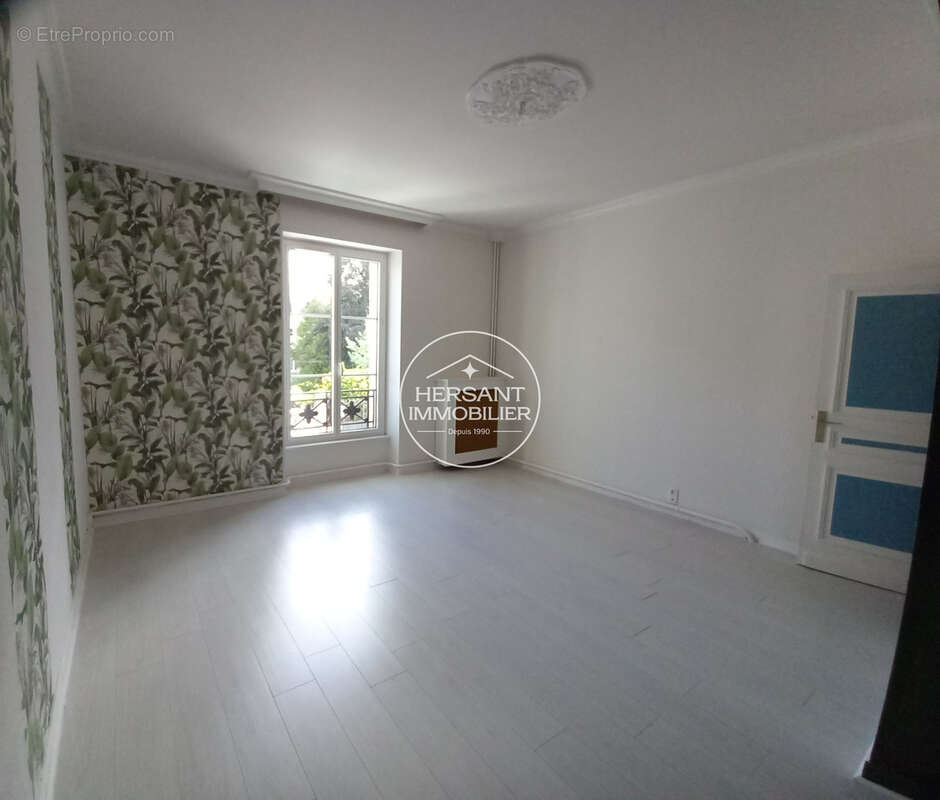 Beaux volumes pour cet appartement dans le quartier de Blois Vienne ! - photo 8
