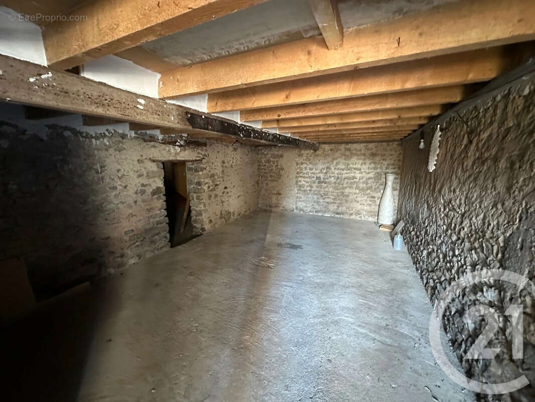 Maison à SARDY-LES-EPIRY
