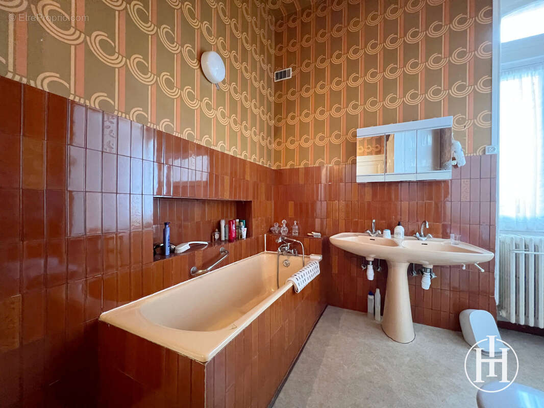 Maison à SAINT-AMAND-MONTROND