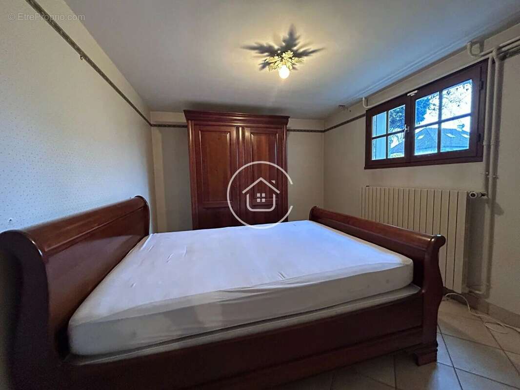 Maison à LA CHAUSSEE-SAINT-VICTOR