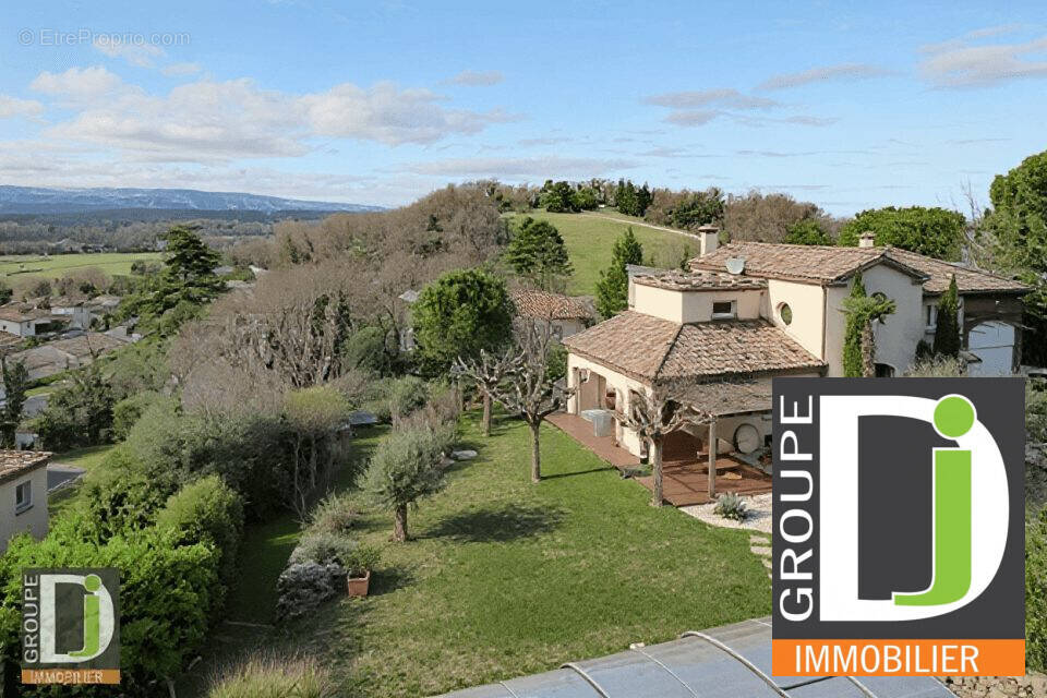 Maison à MONTELEGER