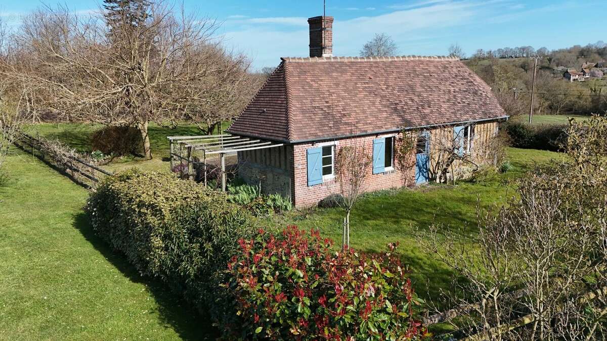 Maison à SAINT-GEORGES-EN-AUGE