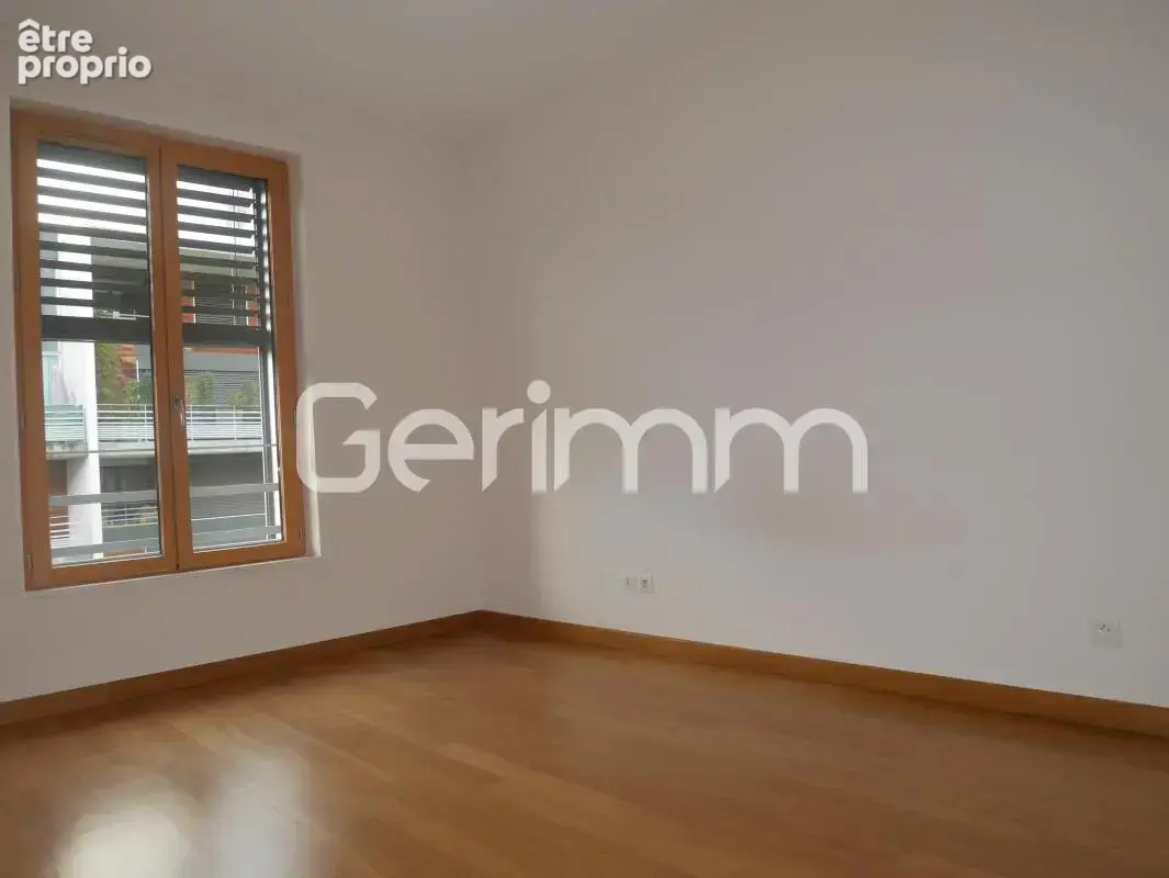 Vente - Appartement - 2 pièces + cuisine - 49 m² - 230 000 € - - photo 6