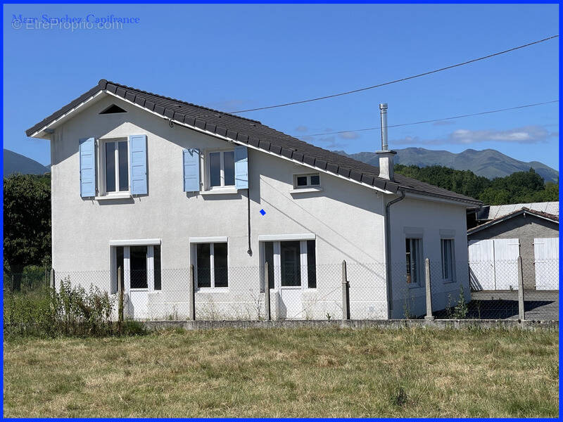 Maison à NAY