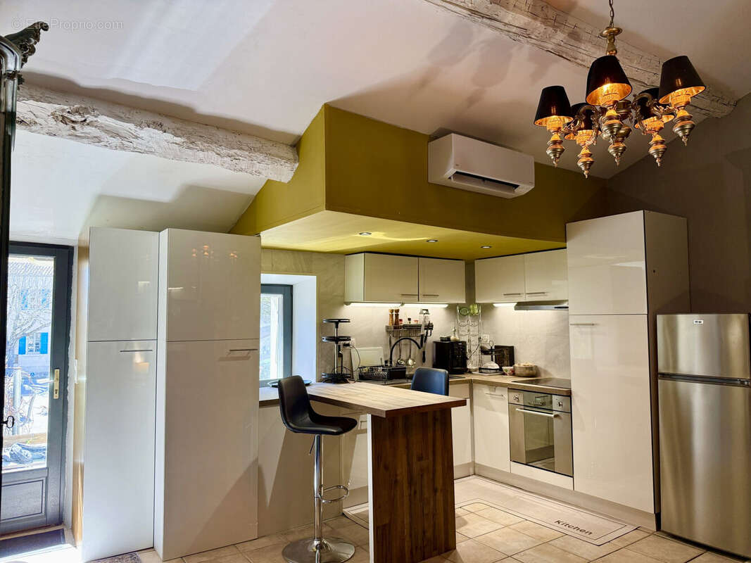Dickjan POPPEMA de eXp France vous propose une belle petite maison rénovée