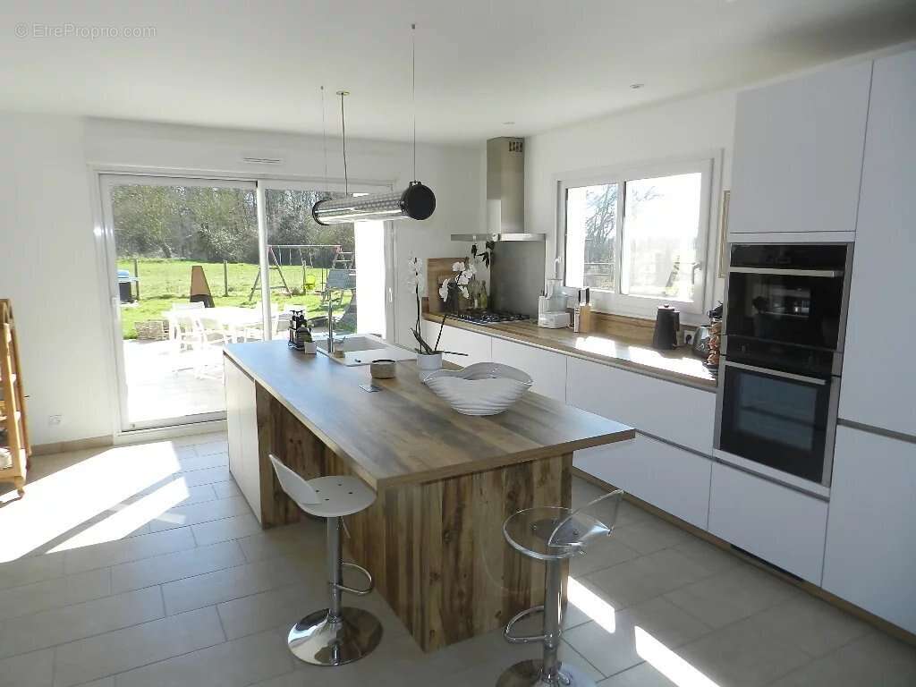 Maison à SAINT-PIERRE-SUR-DIVES