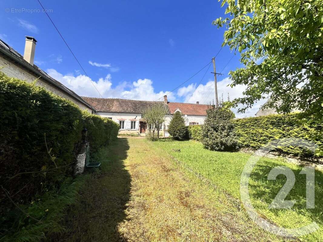 Maison à CESSOY-EN-MONTOIS