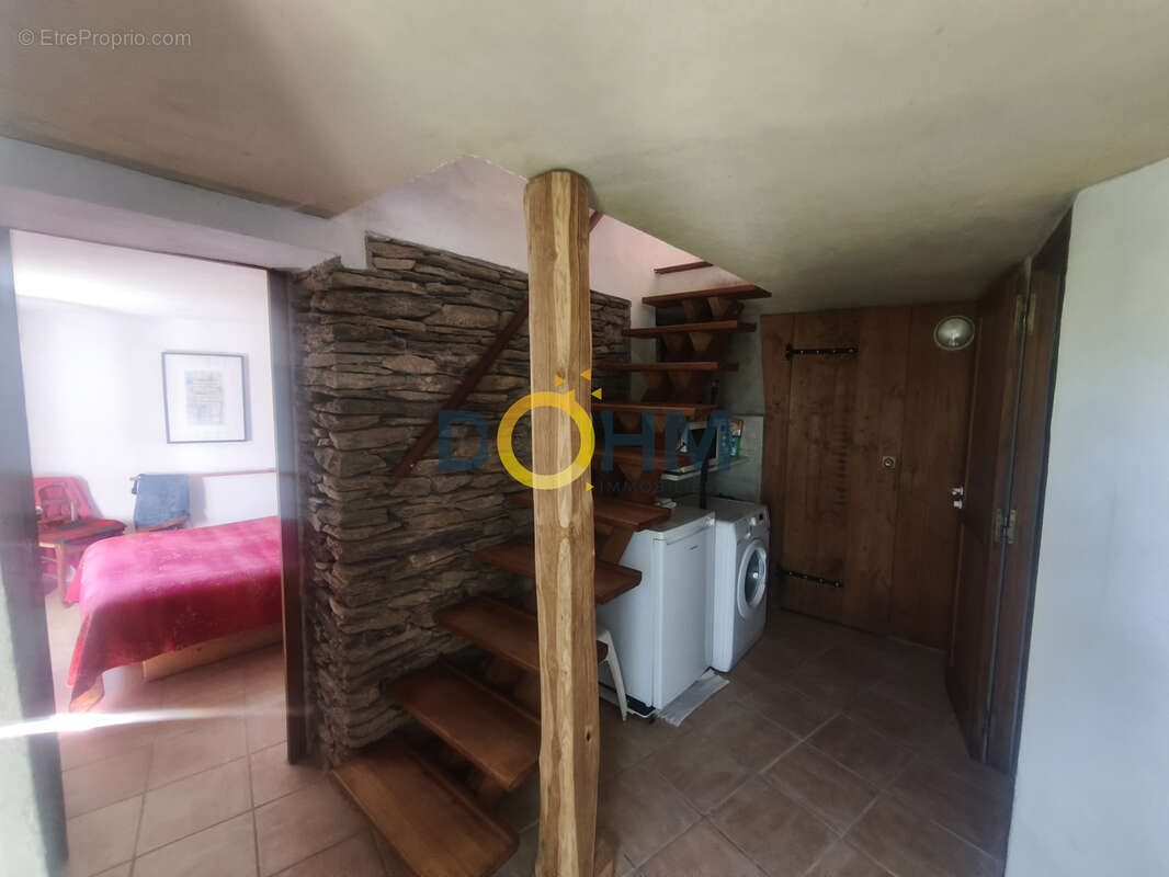Maison à LE COLLET-DE-DEZE