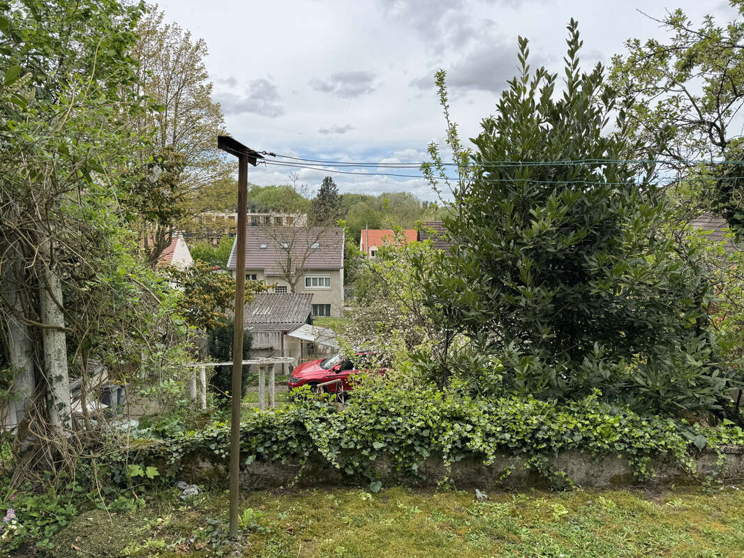 Terrain à LE THILLAY