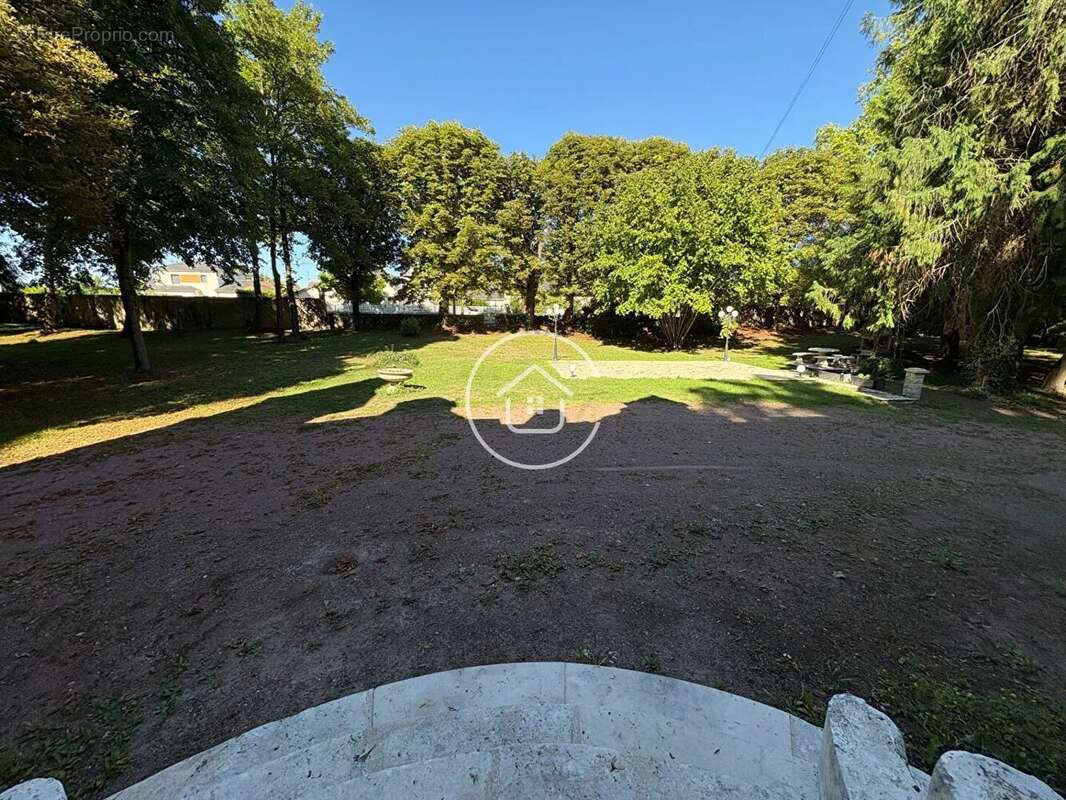 Maison à COUR-CHEVERNY