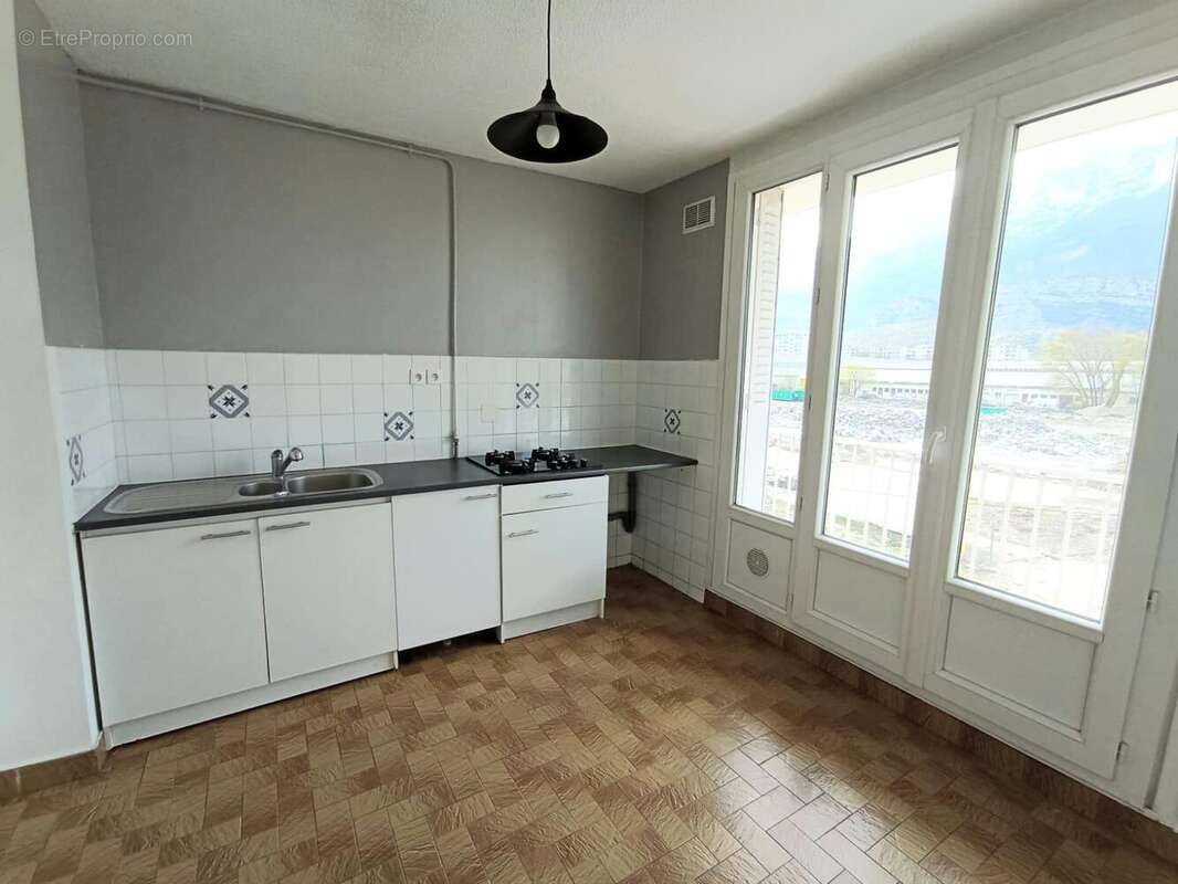 Appartement à LE PONT-DE-CLAIX