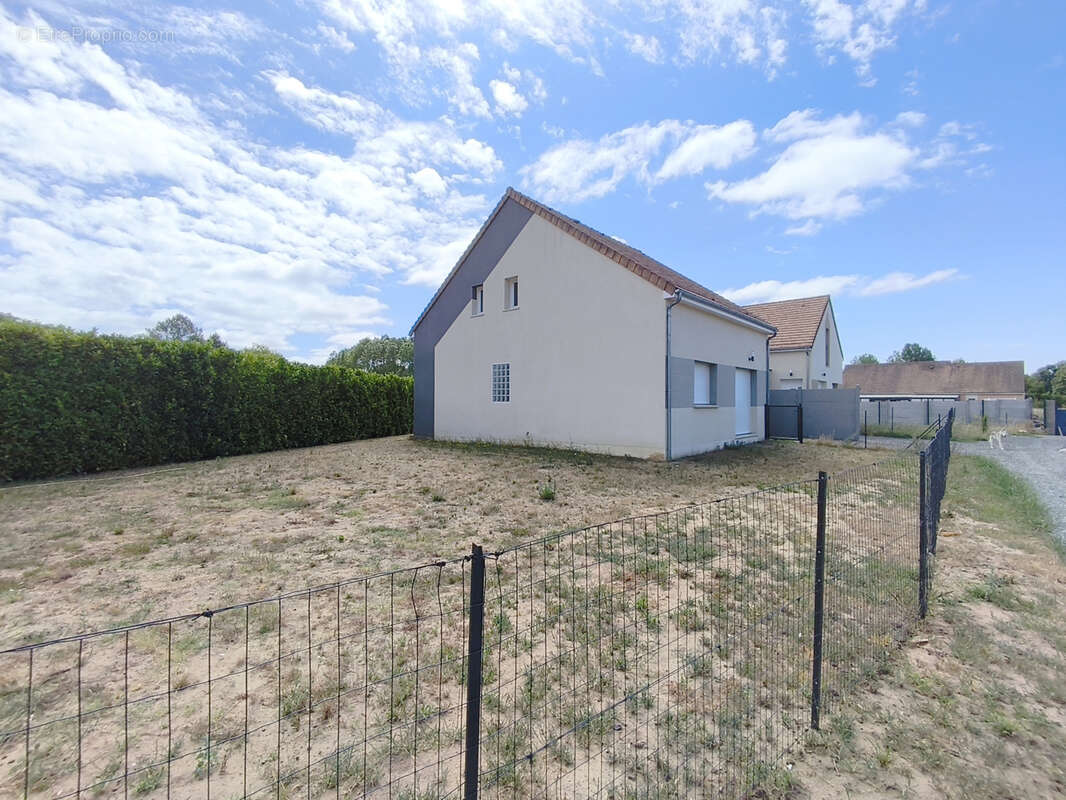 Maison à PONTVALLAIN