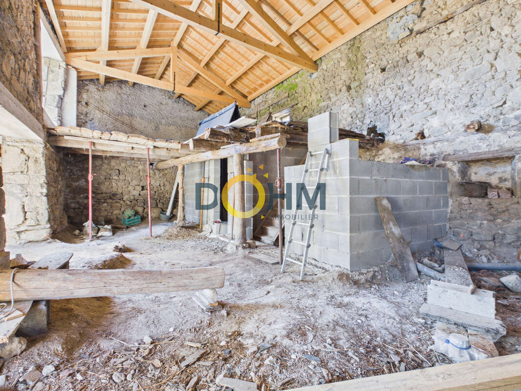 Maison en pierre à rénover   Fort potentiel   Saint-Jean-d'Aubrigoux - photo 3