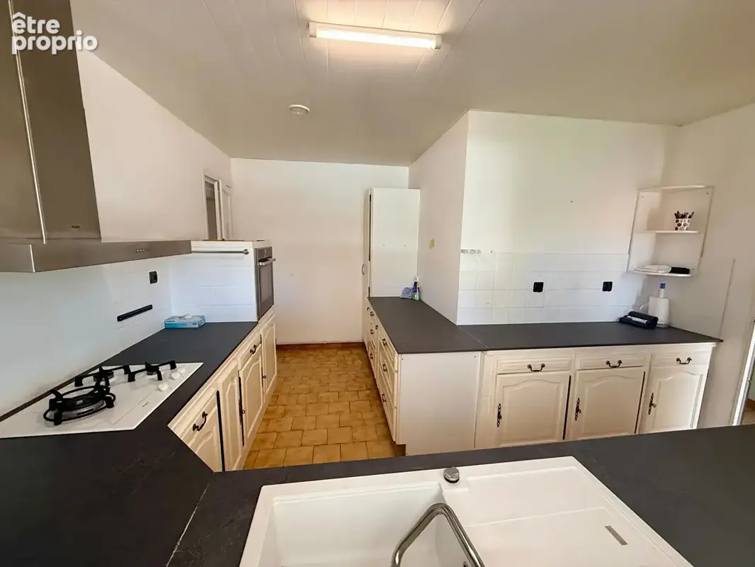 Traditionnelle 3 chambres avec garage et piscine ! - photo 6
