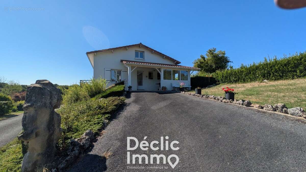 Maison à VILLEFAGNAN
