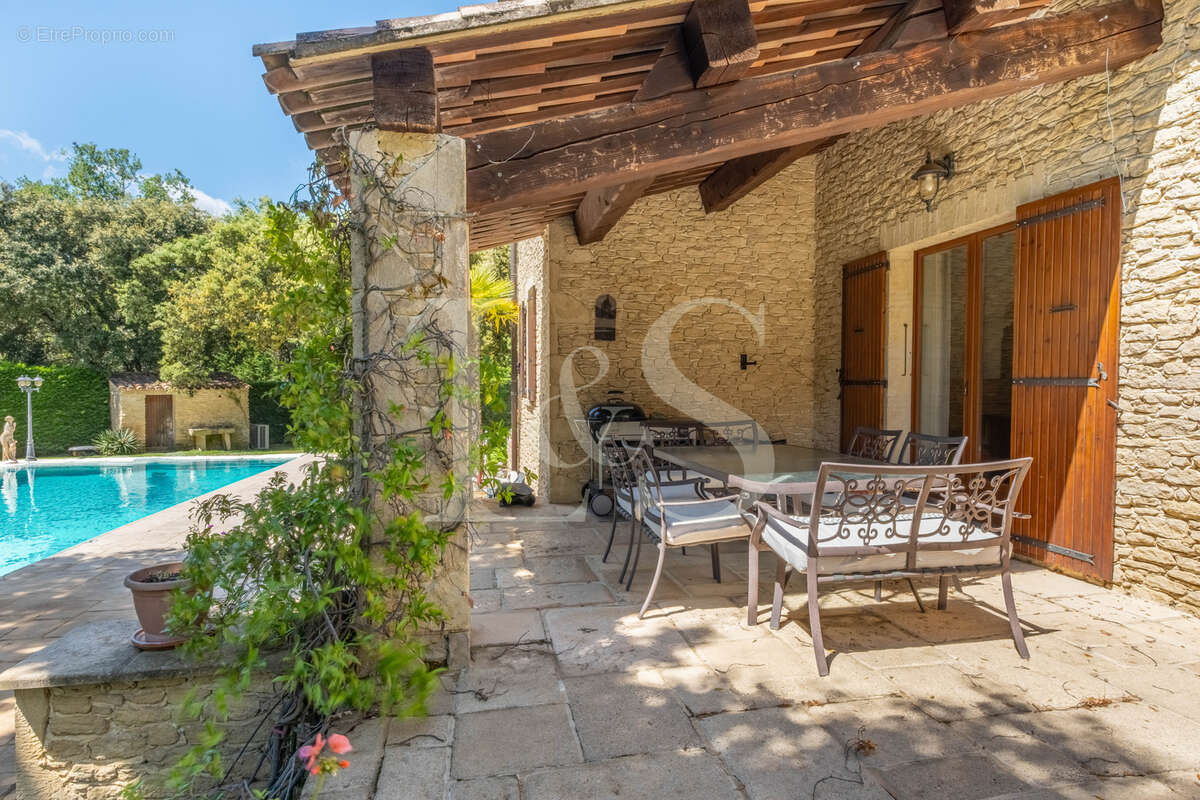 Maison à GRIGNAN