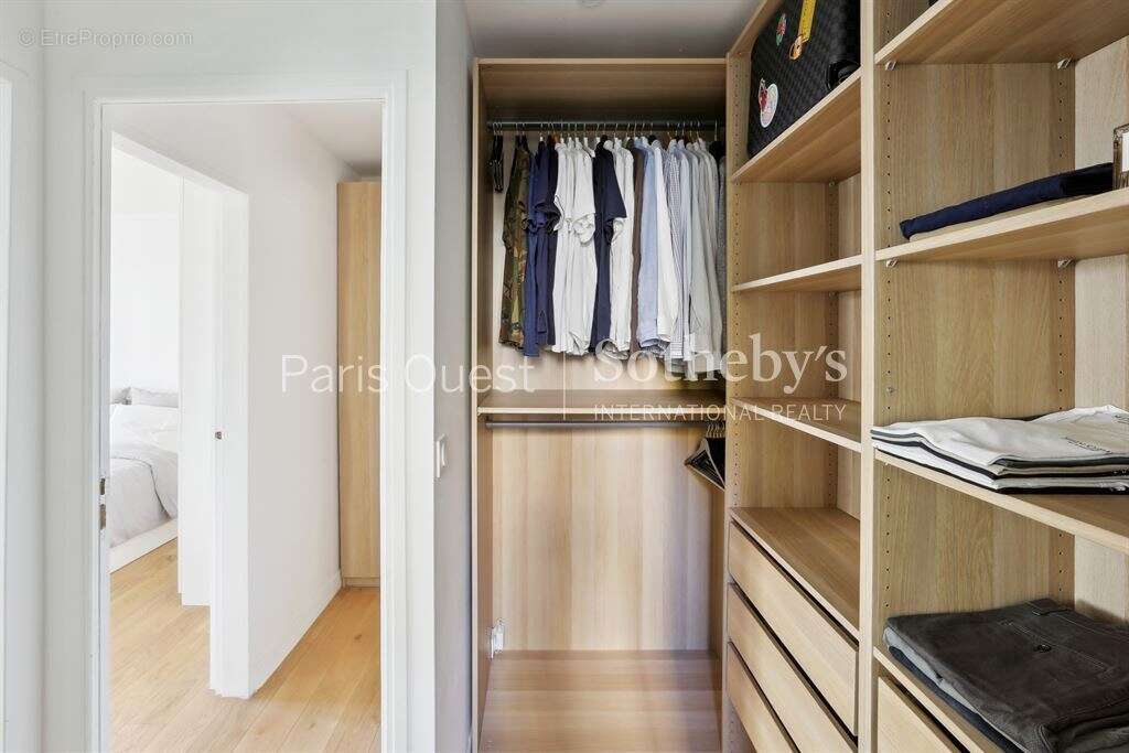 Appartement à NEUILLY-SUR-SEINE