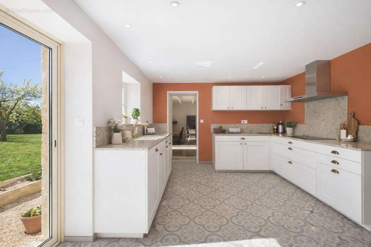 maison en pierre rénovée 204 m², parc arboré, dépendances 15 mn de NIORT - photo 4